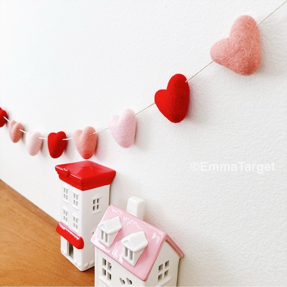Valentine’s Day Large Heart Felted Wool Garlands 6ft Long & 12 Hearts - Picture 4 of 7